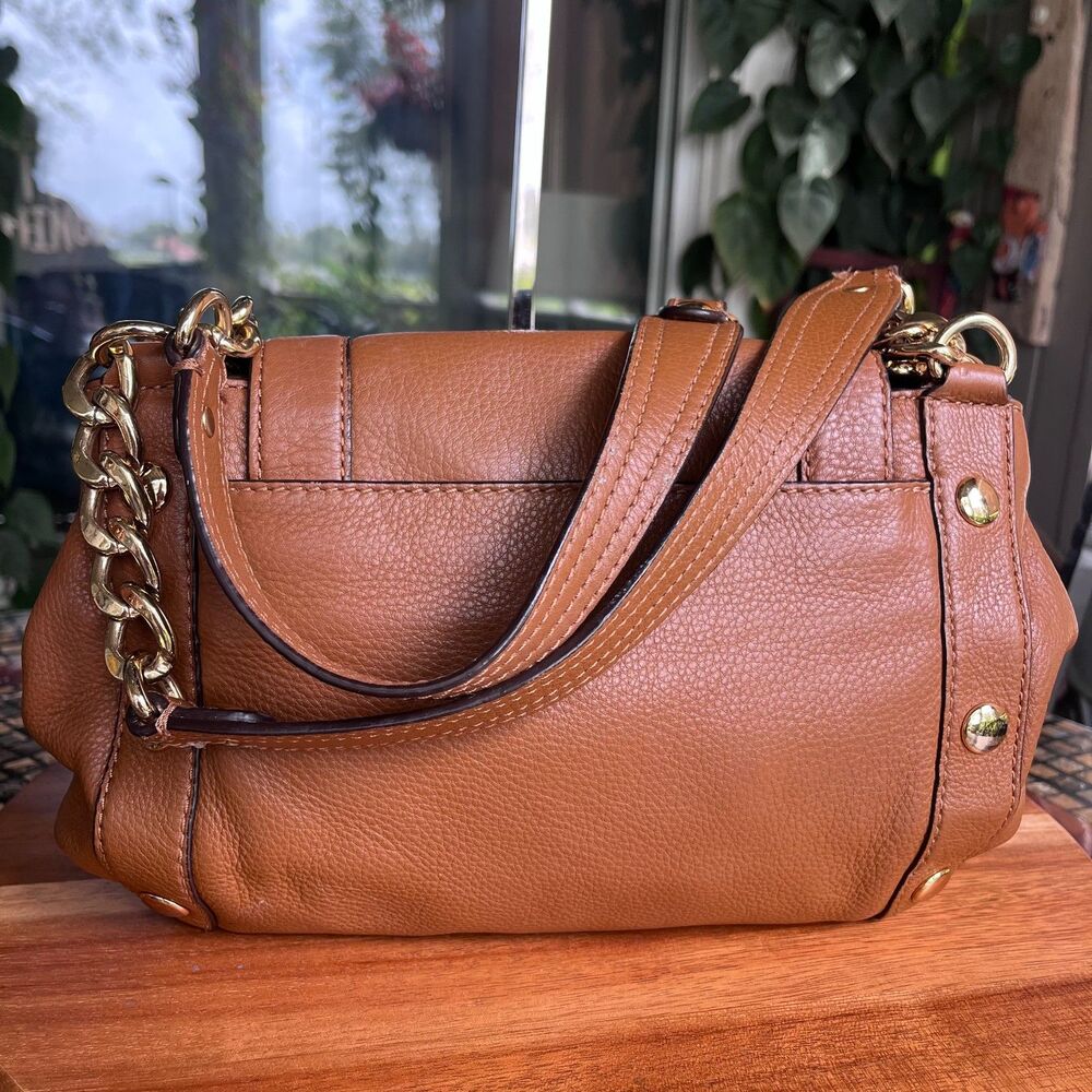 Michael Kors Delancy Brown Pebbled Leather Flap Gold Hardware Shoulder Bag EUC - Picture 3 of 15